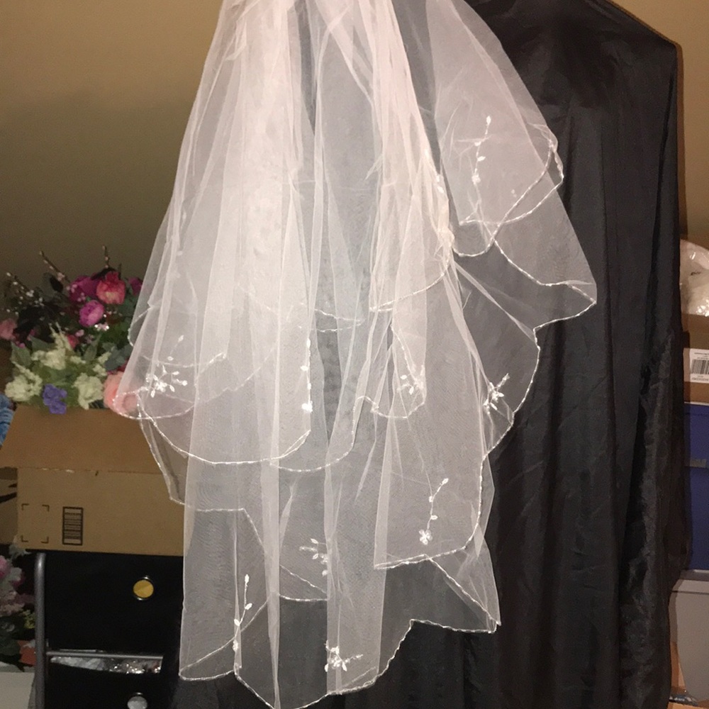 Beautiful 2T beaded hand embroidered veil